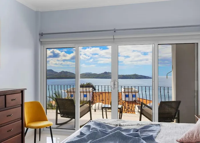 2 Bedroom Luxury Condo, Two Pools, Ocean Views Apartment *