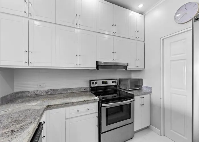 2 Bedroom Luxury Condo, Two Pools, Ocean Views Playa Flamingo