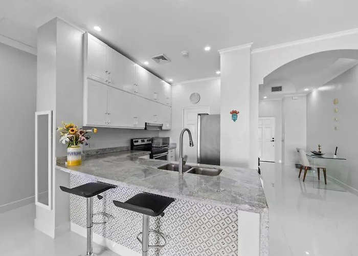 2 Bedroom Luxury Condo, Two Pools, Ocean Views * Playa Flamingo