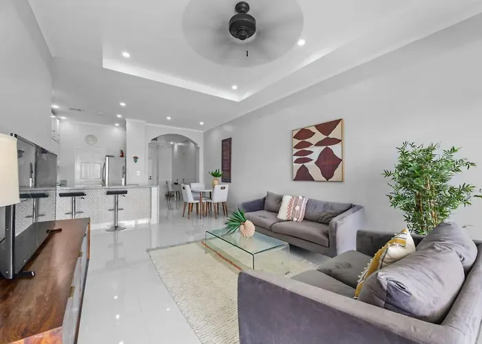 2 Bedroom Luxury Condo, Two Pools, Ocean Views * Playa Flamingo